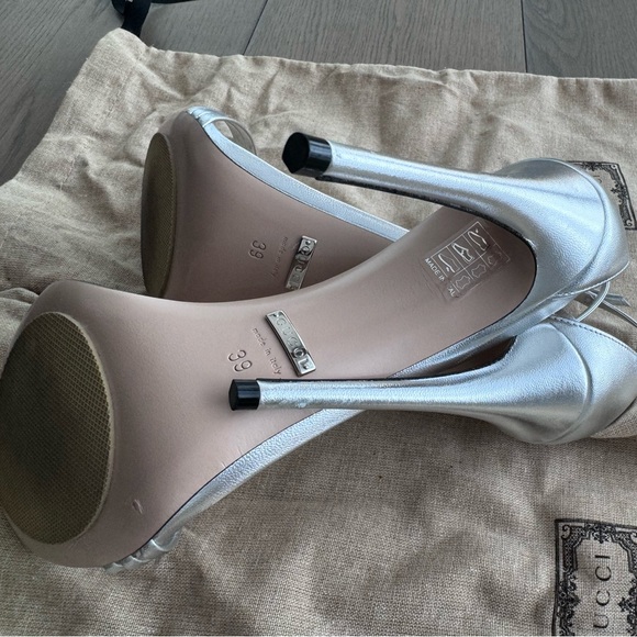 Gucci Heeled Silver Metallic Sandal/ heels/ stilettos - Picture 8 of 8